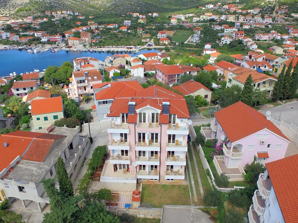 Apartments Kairos Seget Vranjica Eksteriør billede